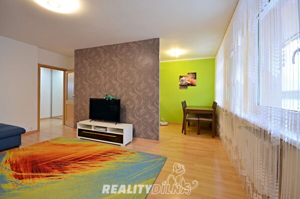 Prodej bytu 3+kk s lodžií a sklepem (82m), Praha 6 - Řepy